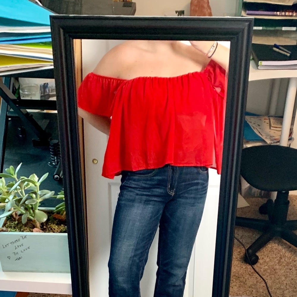 Flowy Off Shoulder Crop